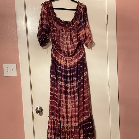 Summer dress in tie and dye. Off shoulders, maxi dress - Picture 3 of 5